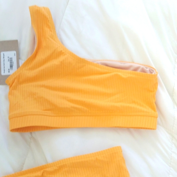 Albion Groove Icon Swim Crop Marigold - Picture 2 of 4